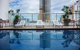 Ramada By Wyndham Panama Via Argentina